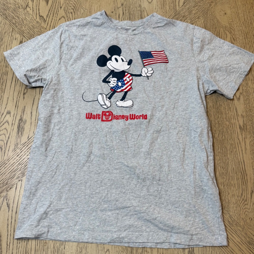 Disney Medium Gray Walt Disney World Mickey Mouse USA Flag T Shirt Patriotic
